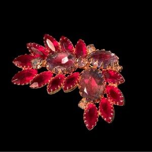 Beautiful vintage brooch